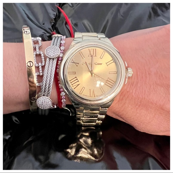 Oversized Women's Boyfriend Style Gold Bracelet Watch - Picture 2 of 4